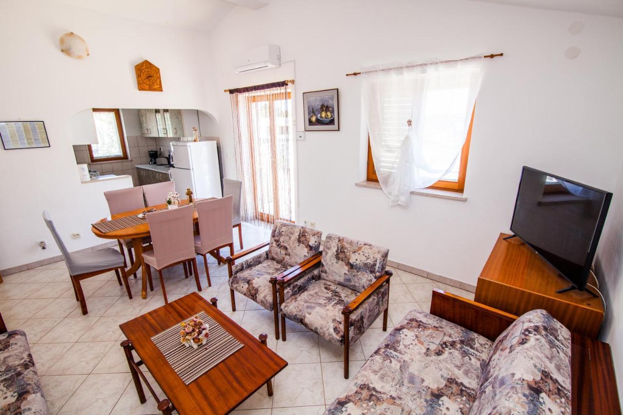 Apartman Kristina Apartment Banjole Exterior photo